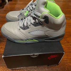 Retro 5 green bean size 7y grade school like new with box